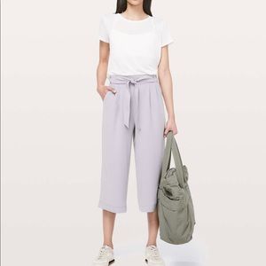 Lululemon Noir Crop Pants sz 6